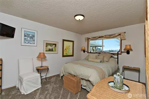 Bedroom - 39811 272nd Ave SE, Enumclaw, WA 98022 photo 4 of 5