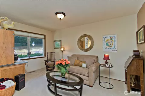 Living - 39811 272nd Ave SE, Enumclaw, WA 98022 photo 5 of 5
