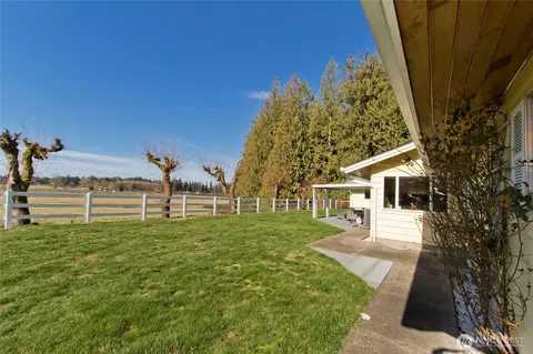Exterior - 39811 272nd Ave SE, Enumclaw, WA 98022 photo 7 of 9