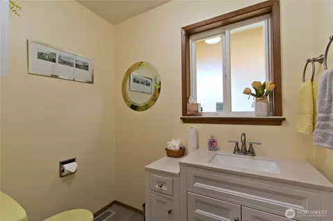Bath - 39811 272nd Ave SE, Enumclaw, WA 98022 photo 5 of 5