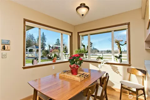 Dining - 39811 272nd Ave SE, Enumclaw, WA 98022 photo 1 of 1