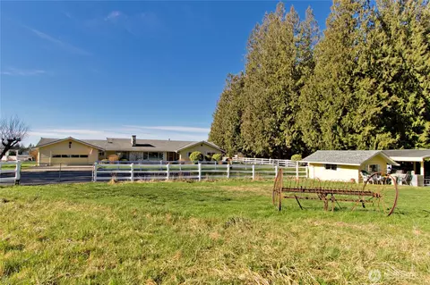 Exterior - 39811 272nd Ave SE, Enumclaw, WA 98022 photo 5 of 9