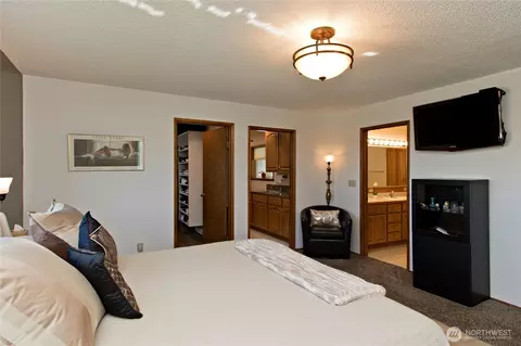 Bedroom - 39811 272nd Ave SE, Enumclaw, WA 98022 photo 5 of 5
