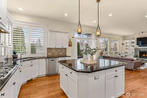 Kitchen - 20230 86th Pl NE, Bothell, WA 98011 photo 2 of 3