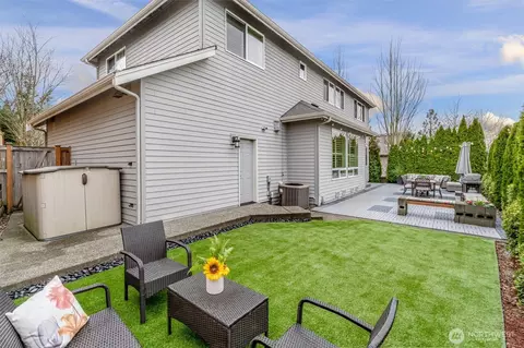 Exterior - 20230 86th Pl NE, Bothell, WA 98011 photo 8 of 9
