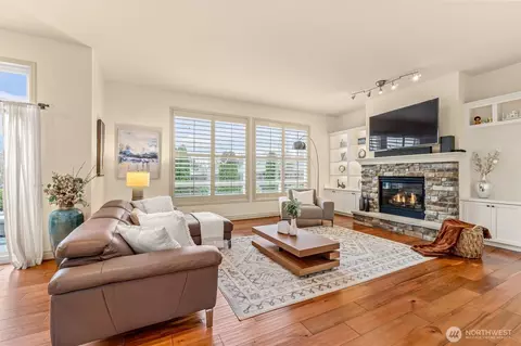 Living - 20230 86th Pl NE, Bothell, WA 98011 photo 1 of 4