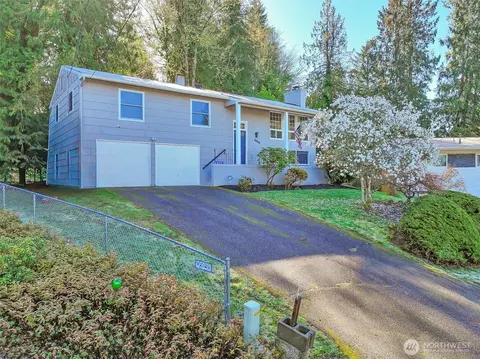 6215 Maple View Dr, Bremerton, WA 98312