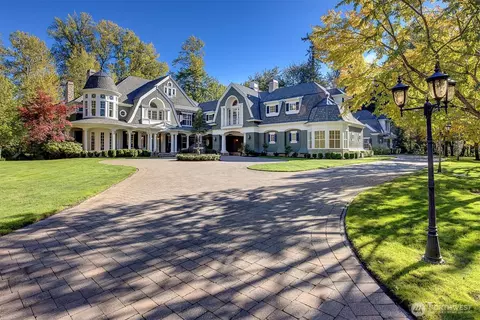 13132 206th Ave NE, Woodinville, WA 98077