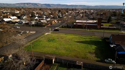 1002 W Poplar St, Walla Walla, WA 99362