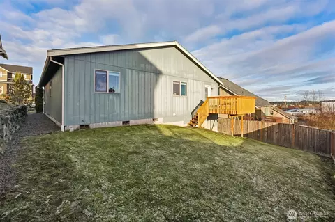 Exterior - 20111 40th Ave E, Spanaway, WA 98387 photo 4 of 4