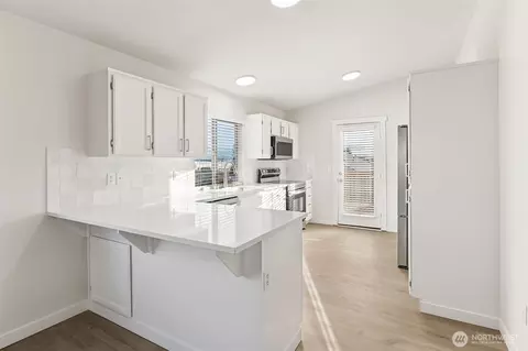 Kitchen - 20111 40th Ave E, Spanaway, WA 98387 photo 1 of 4