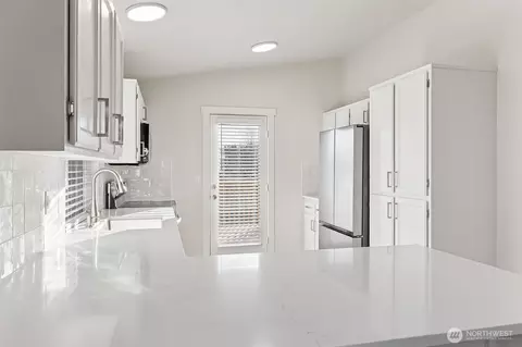 Kitchen - 20111 40th Ave E, Spanaway, WA 98387 photo 2 of 4