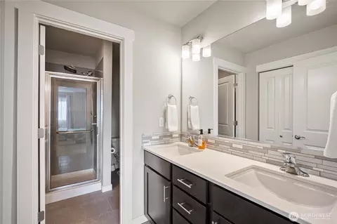 Bath - 1621 Seattle Hill Rd #JJ-3, Bothell, WA 98012 photo 2 of 4