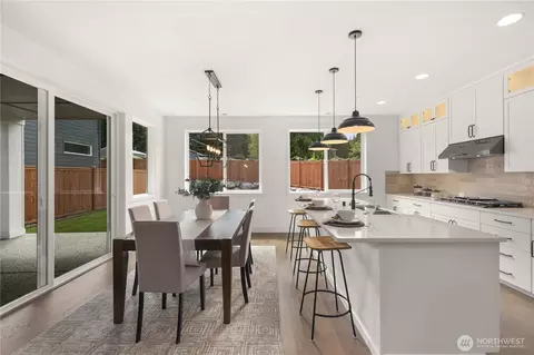 Dining - 729 211th Pl SE, Bothell, WA 98021 photo 2 of 3