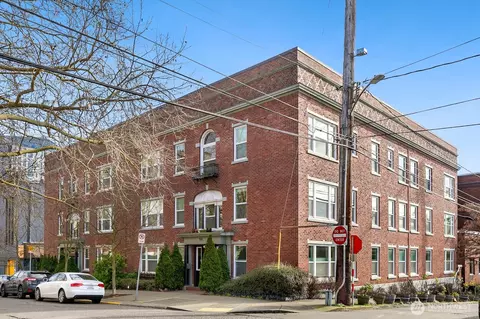 901 NE 43rd St #306, Seattle, WA 98105