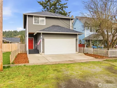 411 Hardefeldt St SE, Orting, WA 98360