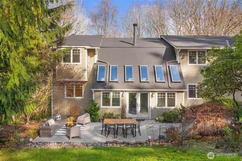 11925 Maplewood Ave, Edmonds, WA 98026