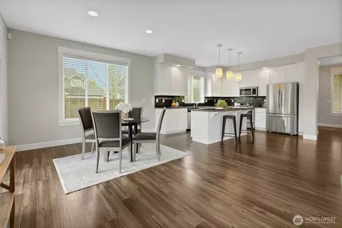 Dining - 14925 Benton Loop, Sumner, WA 98390 photo 2 of 4