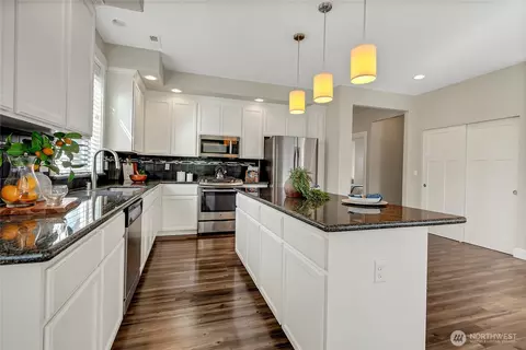 Kitchen - 14925 Benton Loop, Sumner, WA 98390 photo 3 of 3