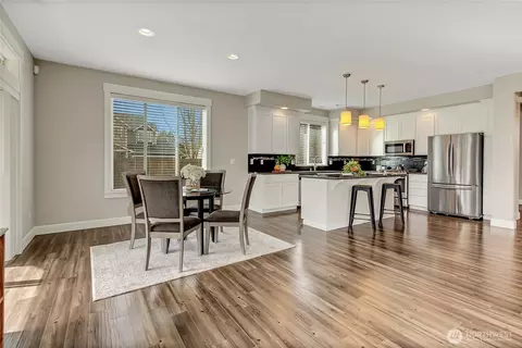 Dining - 14925 Benton Loop, Sumner, WA 98390 photo 4 of 4
