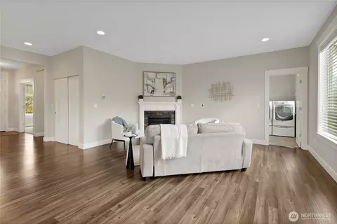 Living - 14925 Benton Loop, Sumner, WA 98390 photo 4 of 4