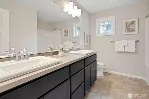 Bath - 14925 Benton Loop, Sumner, WA 98390 photo 2 of 5