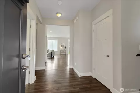 Entry Way - 14925 Benton Loop, Sumner, WA 98390 photo 2 of 3