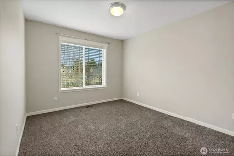 Bedroom - 14925 Benton Loop, Sumner, WA 98390 photo 2 of 5