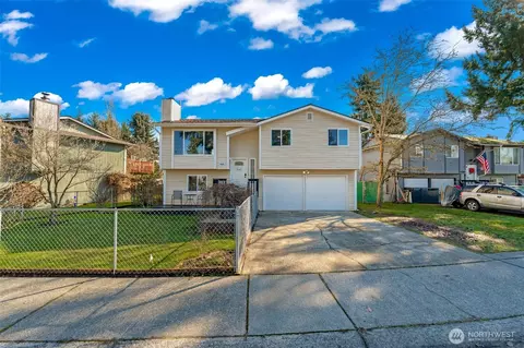 10609 52nd Ave NE, Marysville, WA 98270