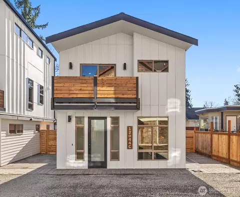 12044 Hiram Pl NE #C, Seattle, WA 98125