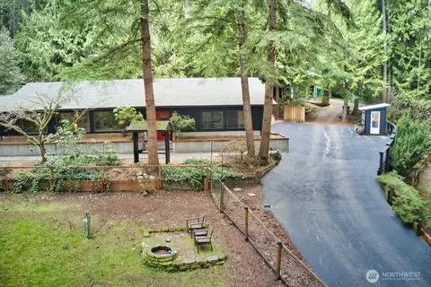 2041 Ptarmigan Ln NW, Poulsbo, WA 98370