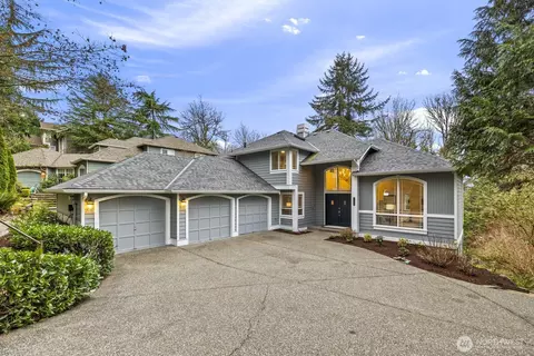 7422 NE 163rd St, Kenmore, WA 98028