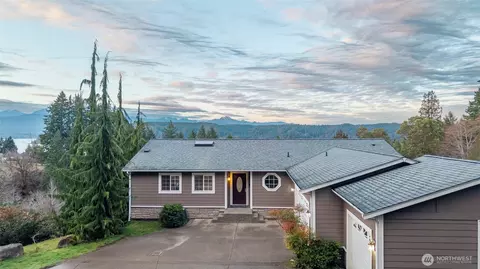 231 E Linda Vista Ct, Union, WA 98592