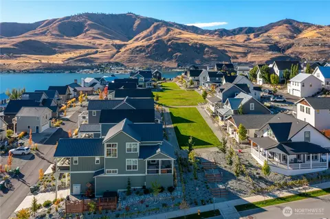 481 Mackinaw Ln, Chelan, WA 98816