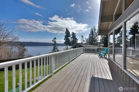 1412 Commodore Pl, Freeland, WA 98249