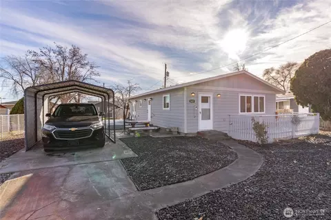2427 W Texas St, Moses Lake, WA 98837