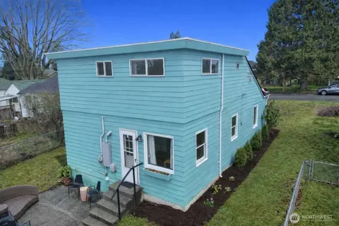 Exterior - 1721 Cedar St, Everett, WA 98201 photo 6 of 6