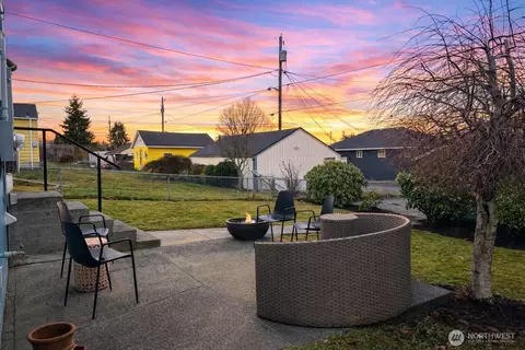 Exterior - 1721 Cedar St, Everett, WA 98201 photo 3 of 6