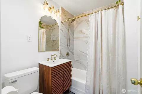 Bath - 1721 Cedar St, Everett, WA 98201 photo 1 of 2
