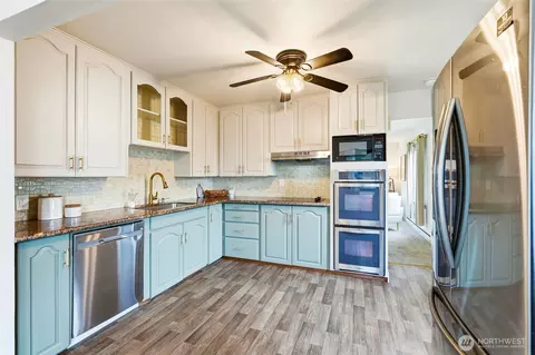 Kitchen - 1721 Cedar St, Everett, WA 98201 photo 3 of 4