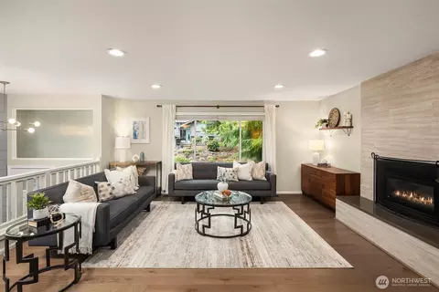 Living - 14812 107th Ave NE, Bothell, WA 98011 photo 3 of 4