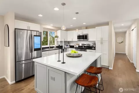 Kitchen - 14812 107th Ave NE, Bothell, WA 98011 photo 3 of 6