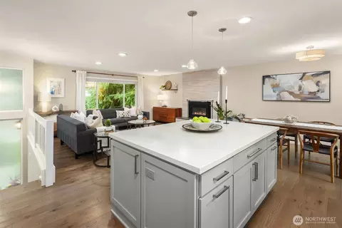 Kitchen - 14812 107th Ave NE, Bothell, WA 98011 photo 5 of 6