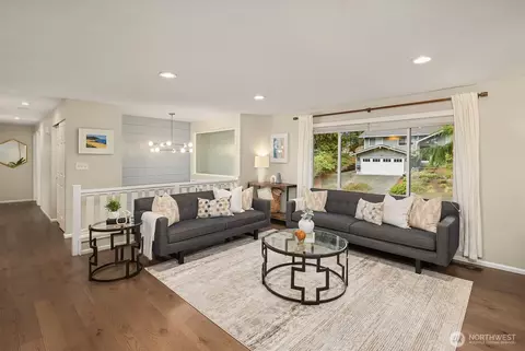 Living - 14812 107th Ave NE, Bothell, WA 98011 photo 2 of 4