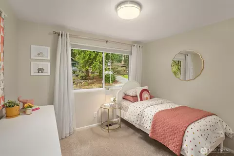 Bedroom - 14812 107th Ave NE, Bothell, WA 98011 photo 3 of 3