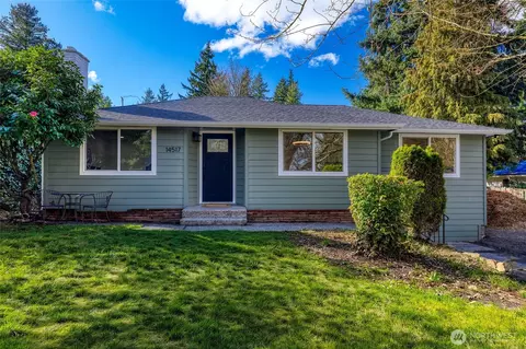 14517 Meridian Ave N, Shoreline, WA 98133