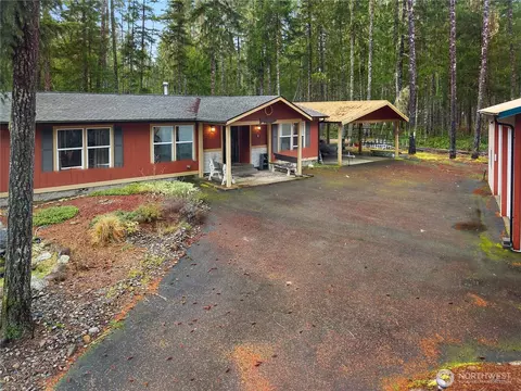 20 N Olympic Ct, Hoodsport, WA 98548