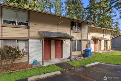 800 SW Harrier Cir #4, Oak Harbor, WA 98277