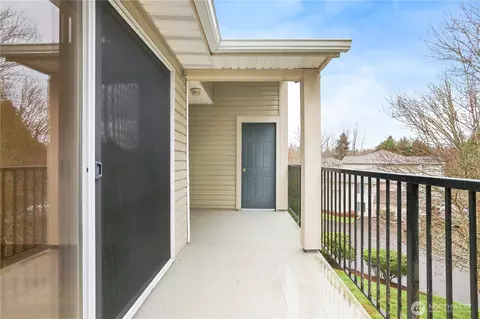 Exterior - 2001 120th Pl SE #3-304, Everett, WA 98208 photo 4 of 6