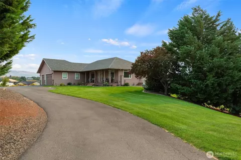 2350 10th St NE, East Wenatchee, WA 98802